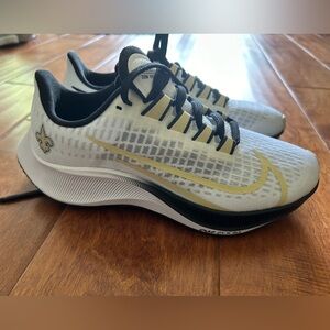 NWOT size  3.5 New Orleans Saints Nike Unisex Zoom Pegasus 37 Running
